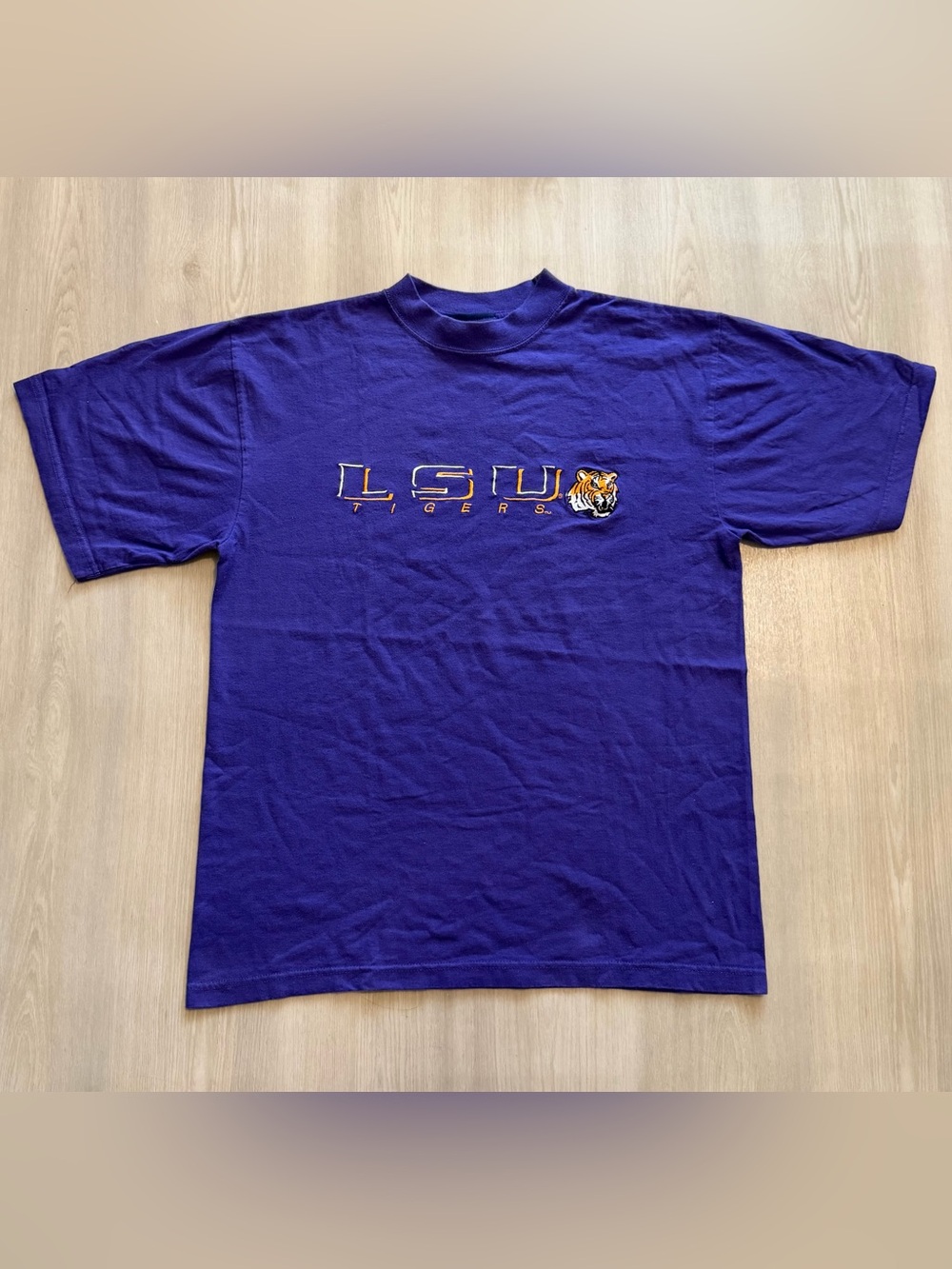 Vintage Classic Apparel LSU Tigers Embroidered Shirt sz M
